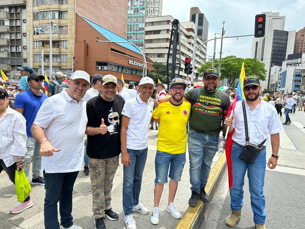 #DeLaManoConLaGente