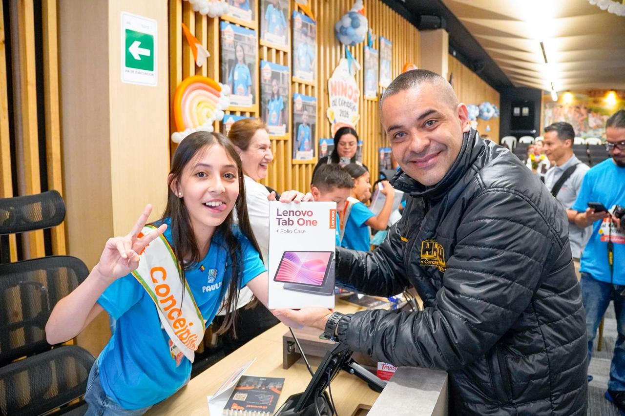 #DeLaManoConLaGente