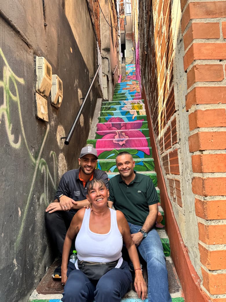 Seguimos caminando de la mano con la comunidad. 🤝💙
